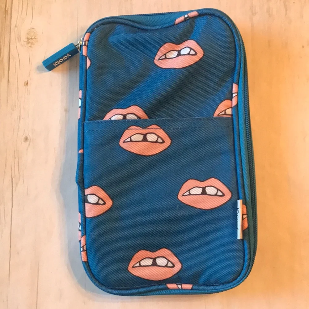 Yoobi Pencil Organizer- Navy Peach Lips